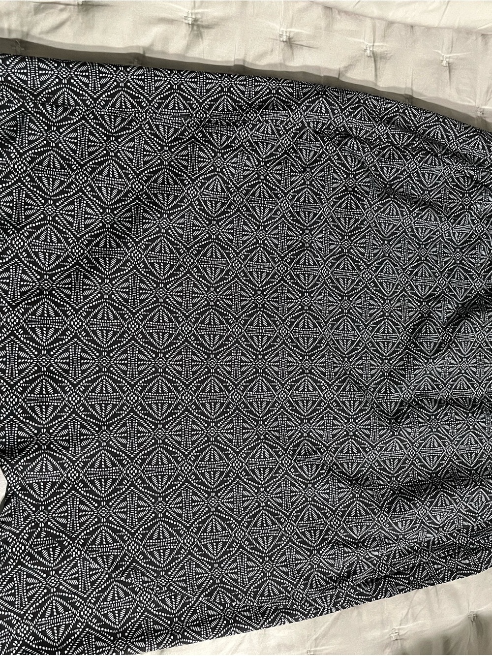 Black and White Geometric Print Rip Skirt with velcro